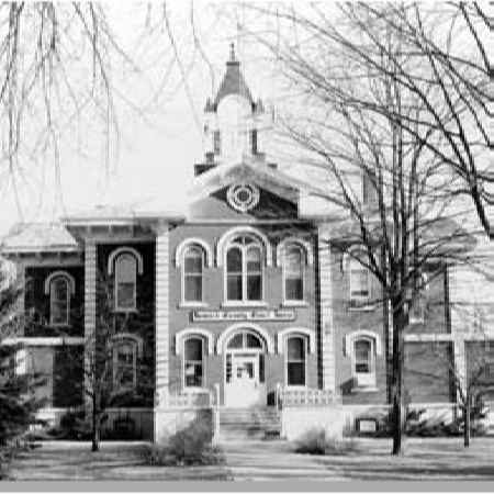 Courthouse Photo